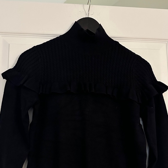 Vero Moda Black Mock Neck Knit & Ruffle Trim Sweater, size Small - Picture 3 of 9